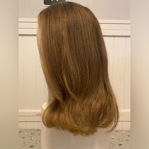 Hairalicious Human hair wig, size Small, natural highlighted brown